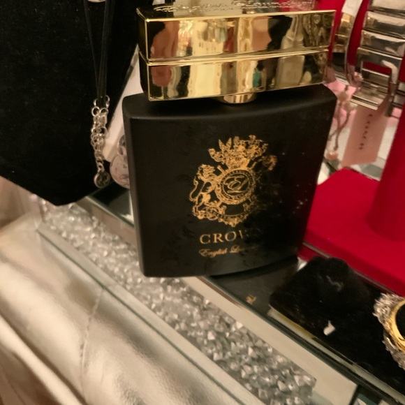 Crown English Laundry Black and Gold Perfume - Picture 2 of 6